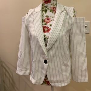 Paul & Zera Jackets & Coats - Paul & Zera White w/ Black Pinstripe Blazer Sz L Paul & Zera Jackets & Coats - Paul & Zera White w/ Black Pinstripe Blazer Sz L